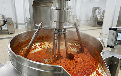 Commercial Chili Sauce Production: From Raw Pepper to Finished Product—Process Engineering and Equipment Selection